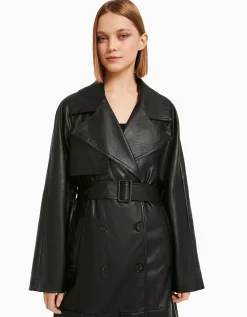BERSHKA Abrigo trench efecto piel Negro Hot