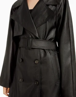 BERSHKA Abrigo trench efecto piel Negro Hot