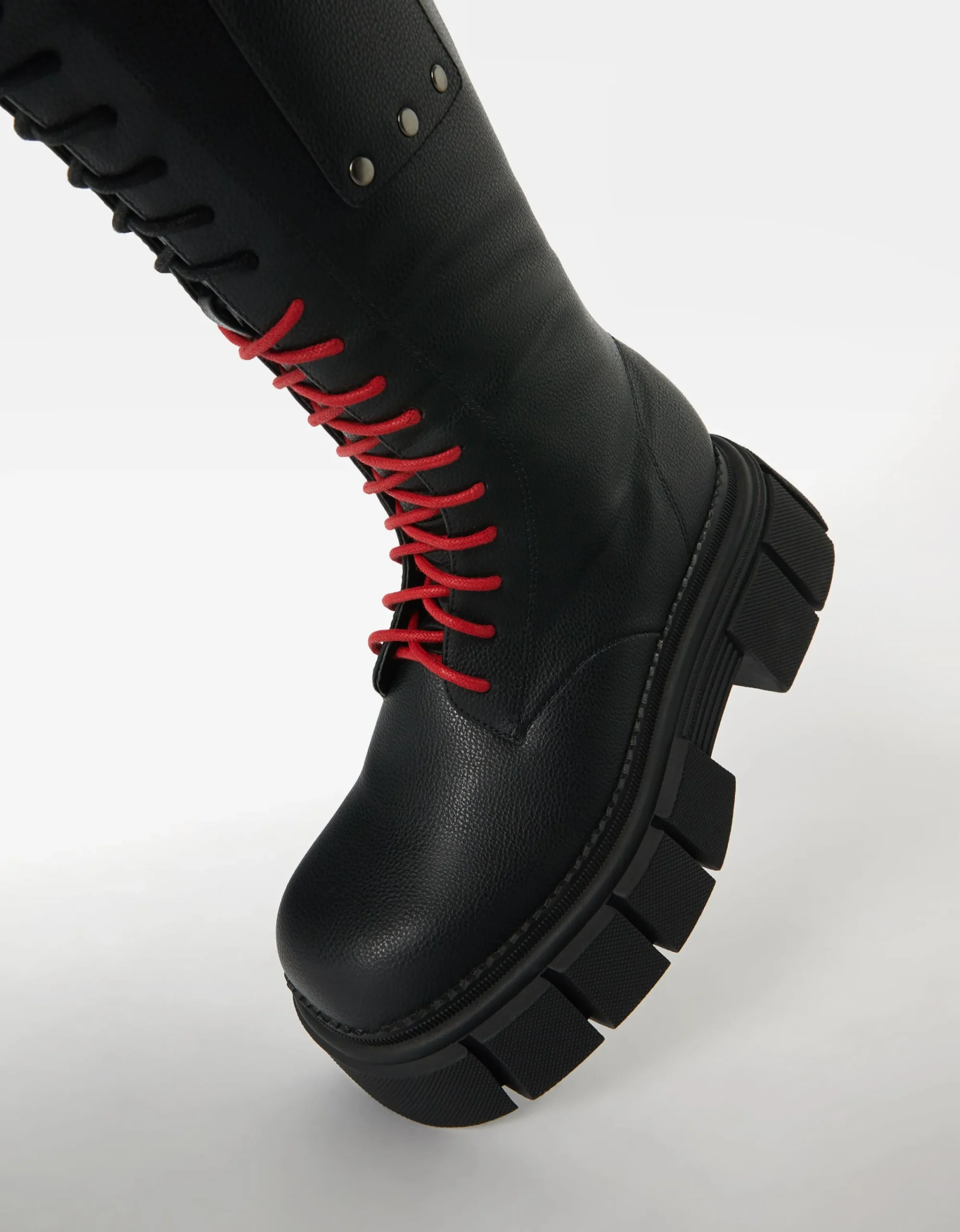 BERSHKA Bota acordonada track detalle bolsillo Negro Best Sale