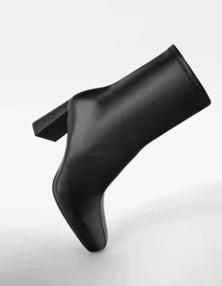BERSHKA Botines de tacón ajustados Crudo Best