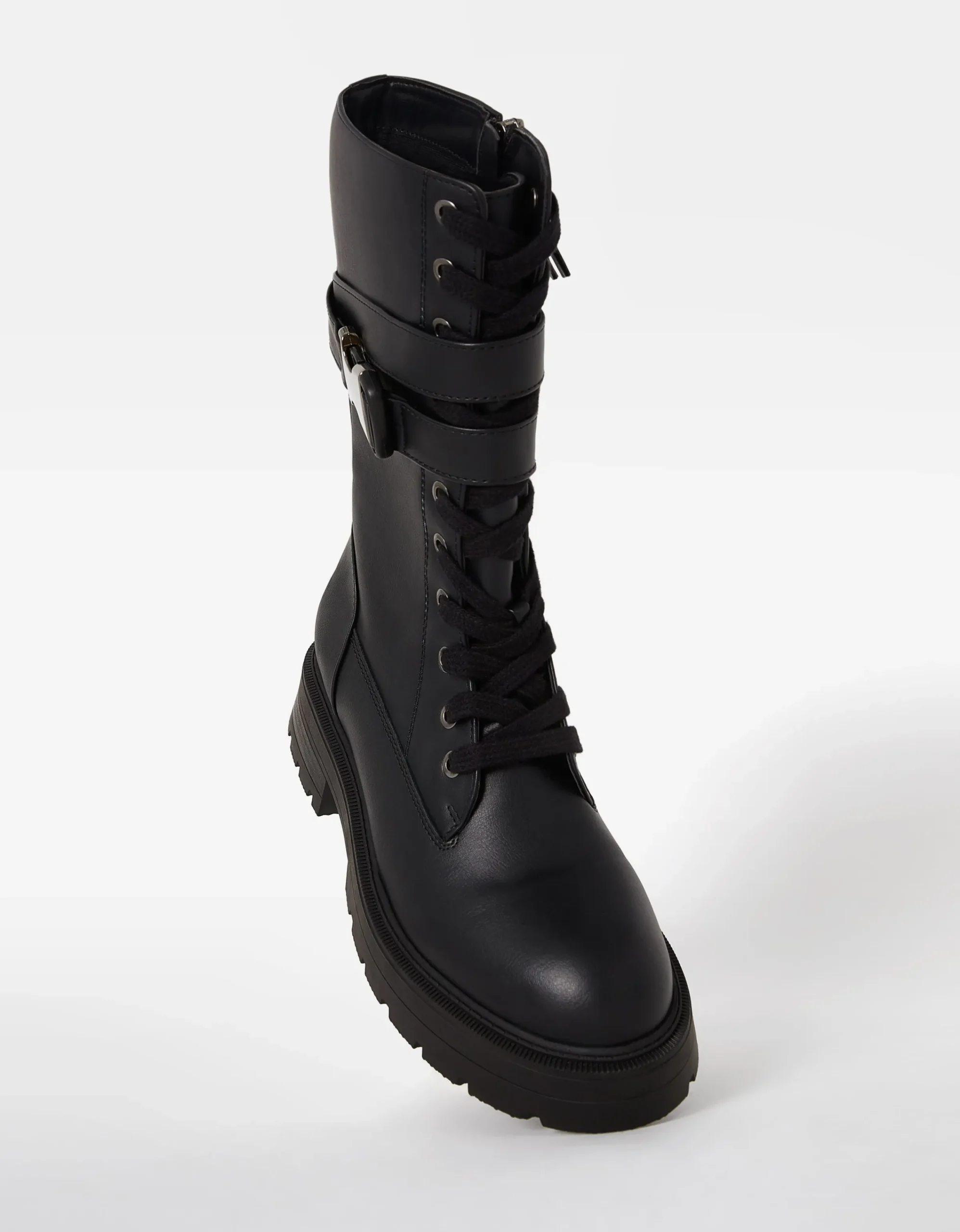 BERSHKA Botines planos acordonados de caña alta Negro Online