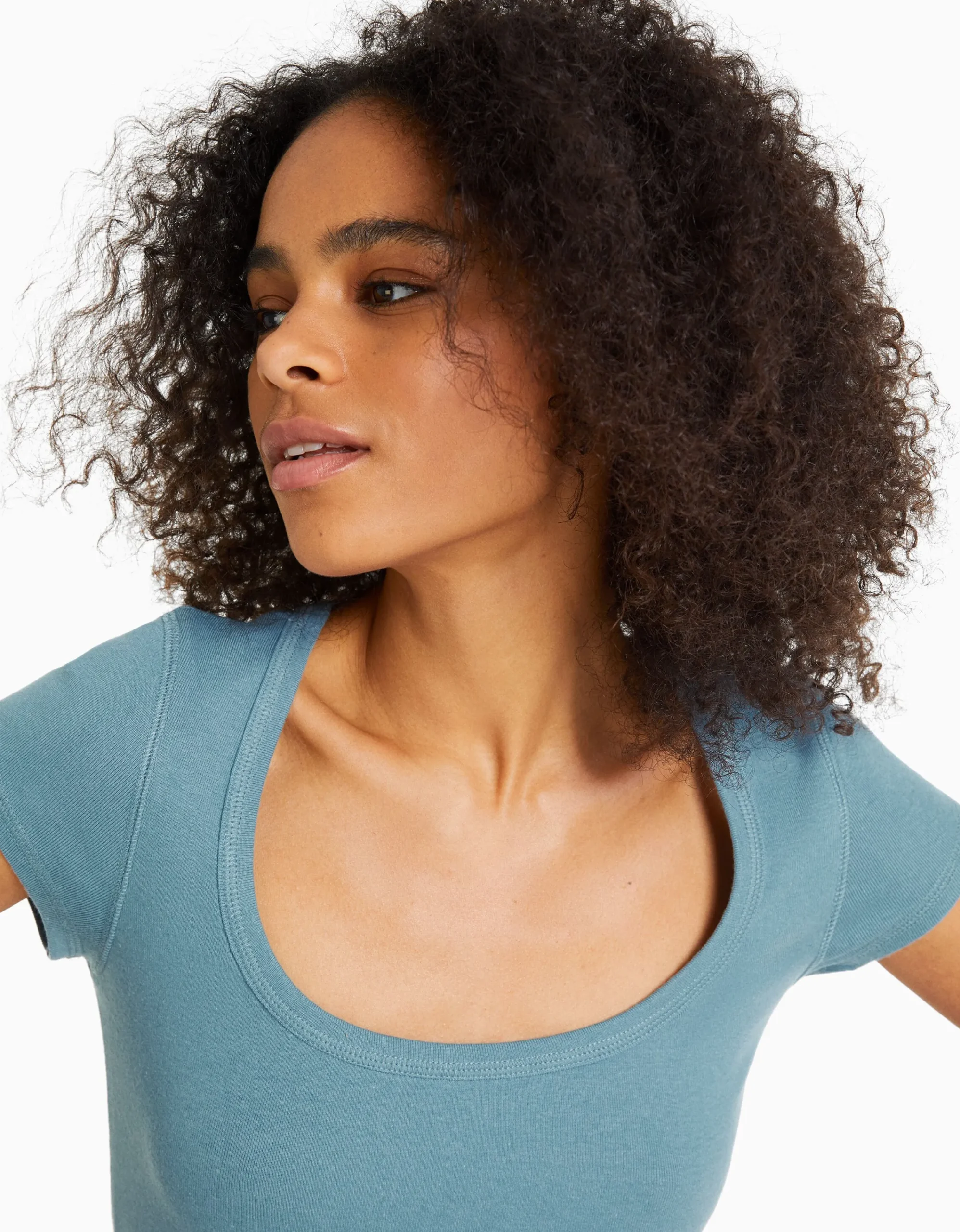 BERSHKA Camiseta manga corta cuello redondo Azul lavado Online