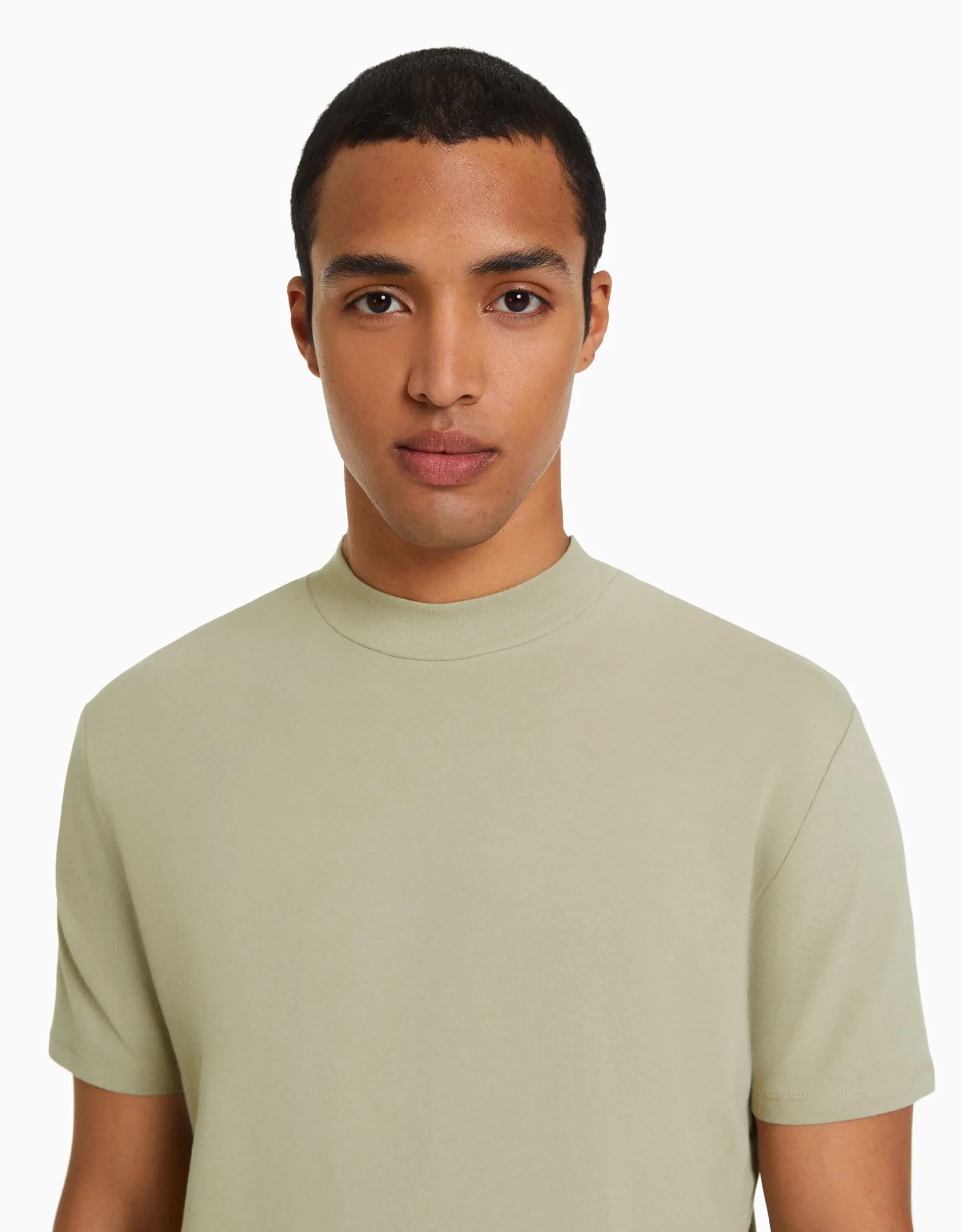 BERSHKA Camiseta manga corta cuello perkins Verde Discount