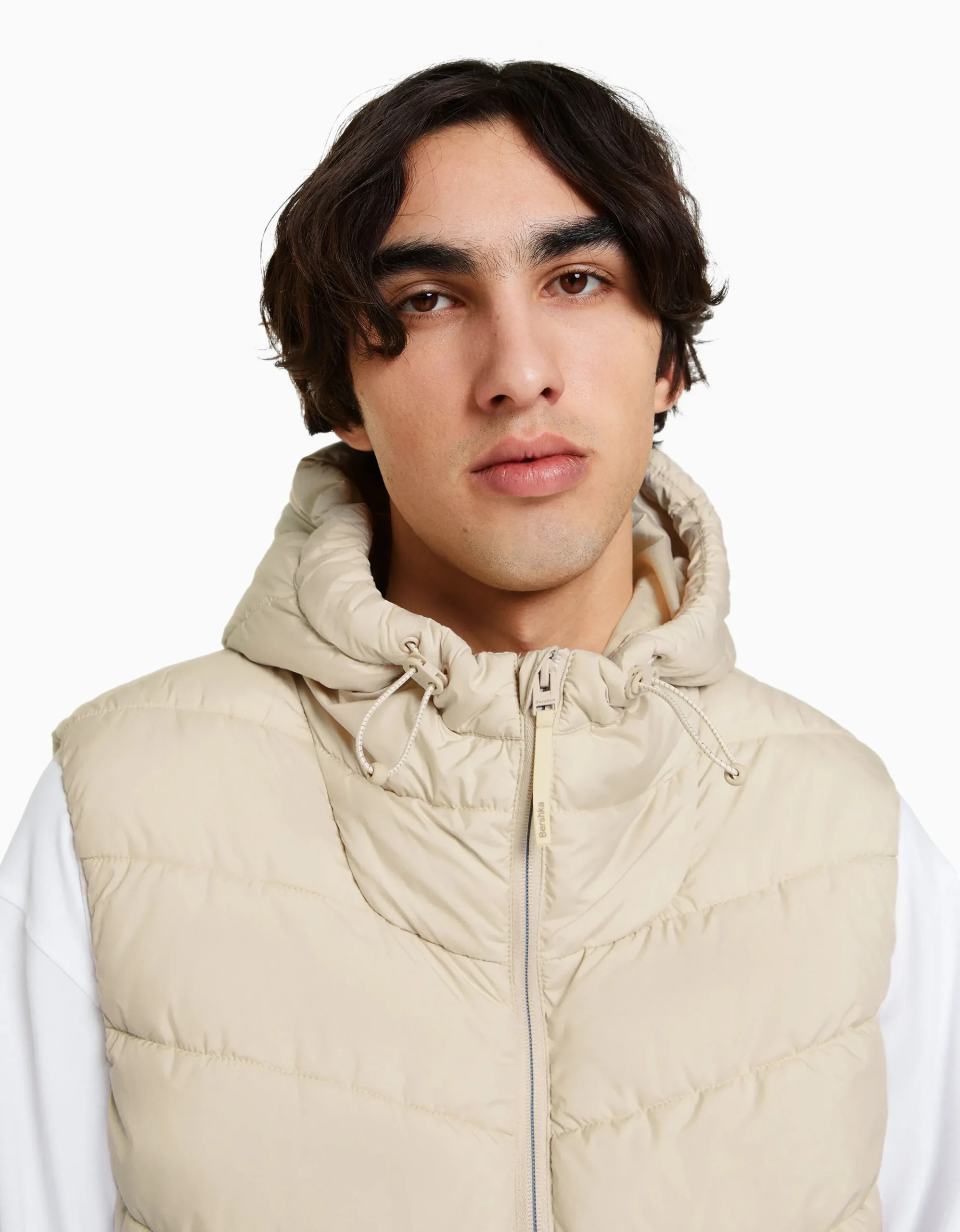 BERSHKA Chaleco capucha acolchado Negro Store