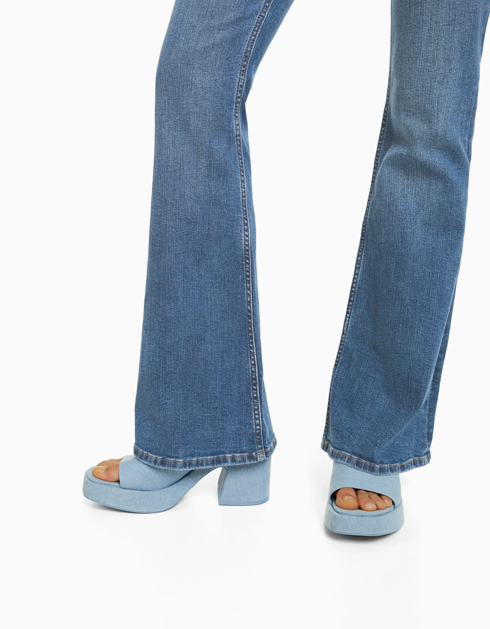 BERSHKA Jeans flare Azul Store