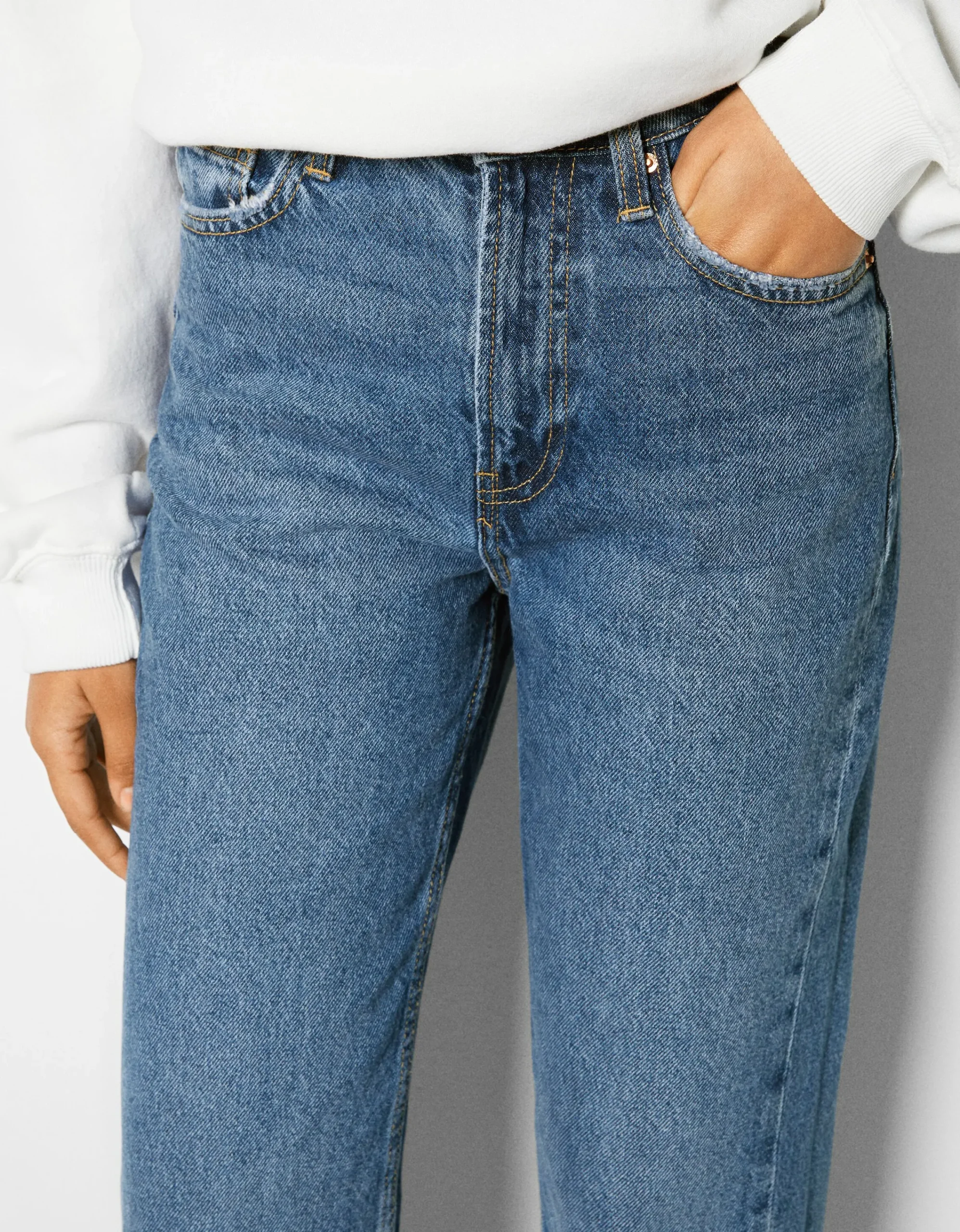 BERSHKA Jeans mom Azul Sale