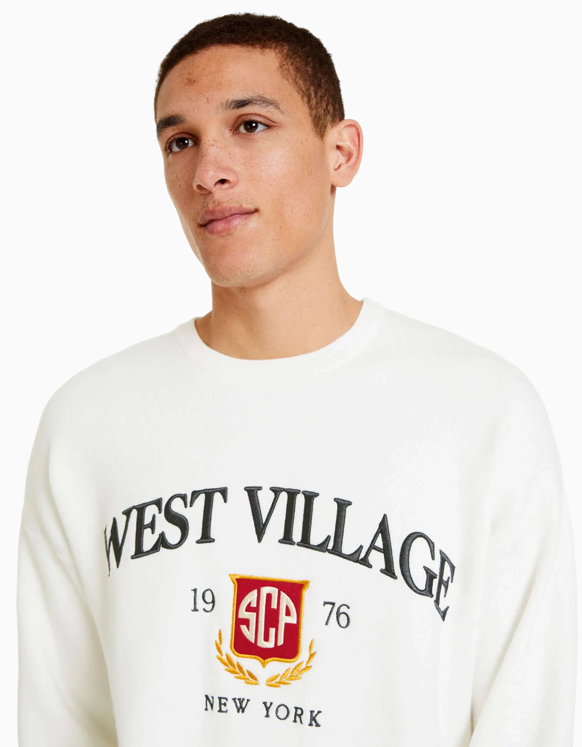 BERSHKA Jersey varsity bordado Blanco Online
