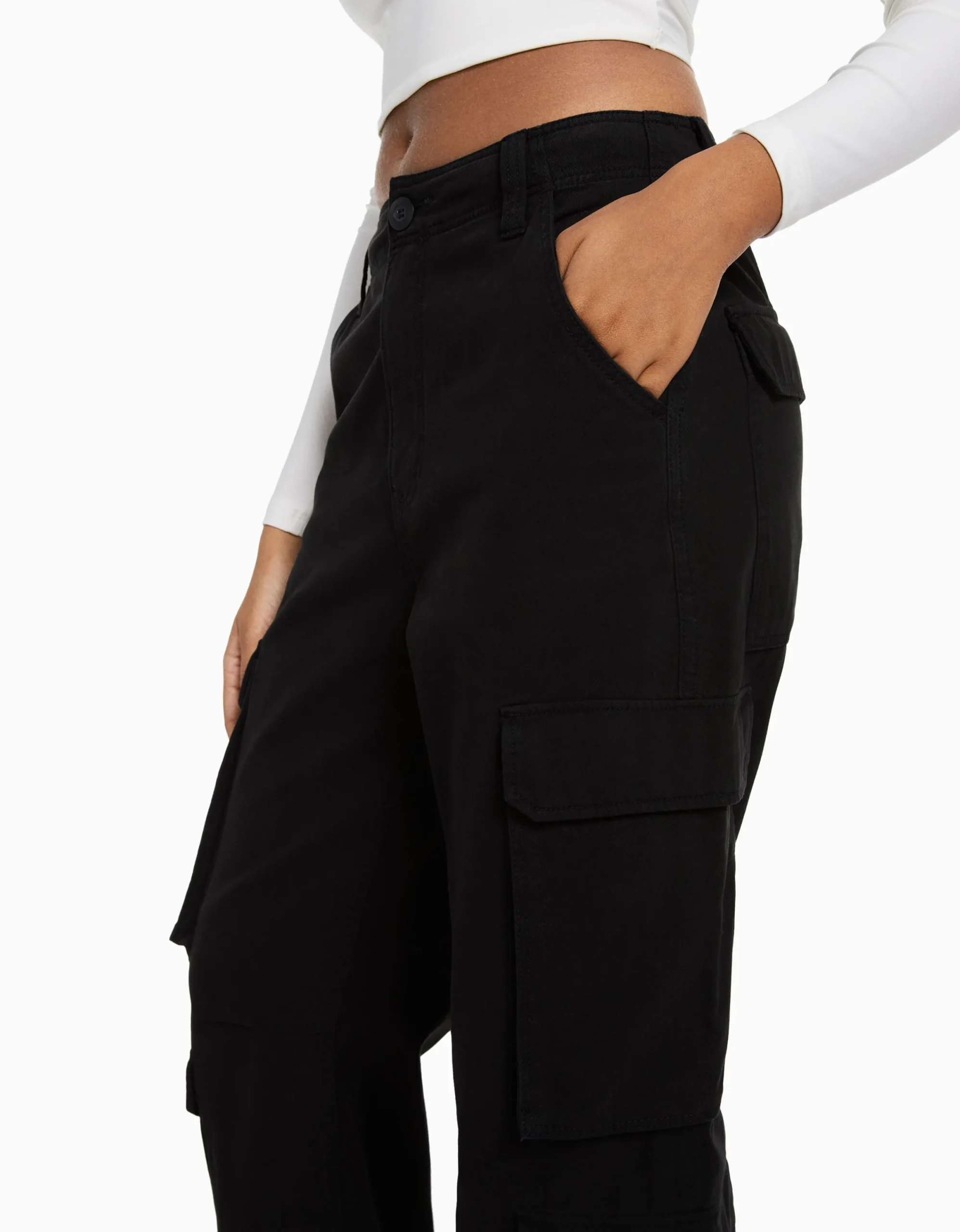 BERSHKA Pantalón cargo sarga multipocket ajustable Negro Clearance