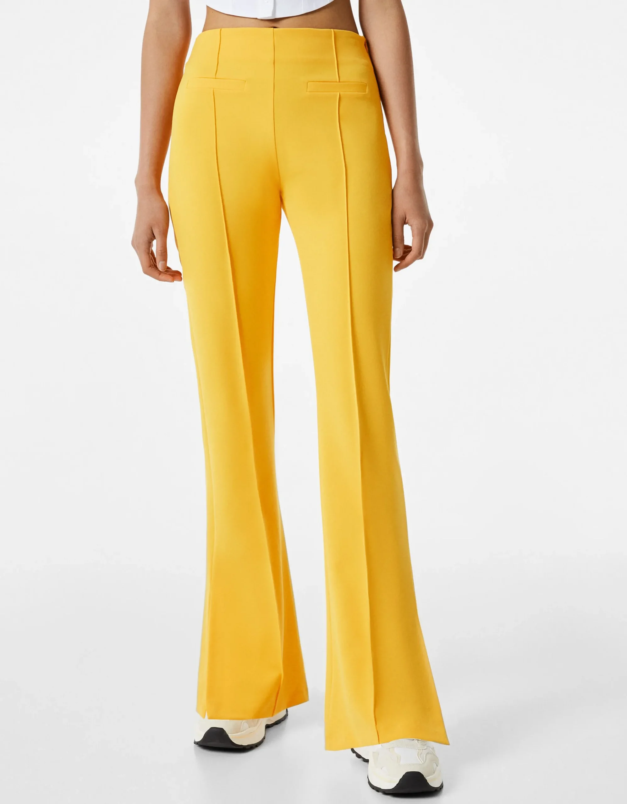 BERSHKA Pantalón flare Mostaza Flash Sale