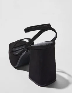BERSHKA Sandalia tacón plataforma Negro Clearance