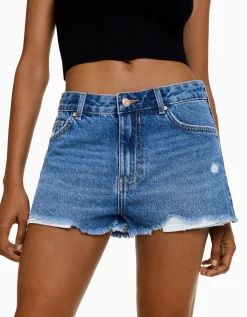 BERSHKA Short denim rotos vintage Azul claro New