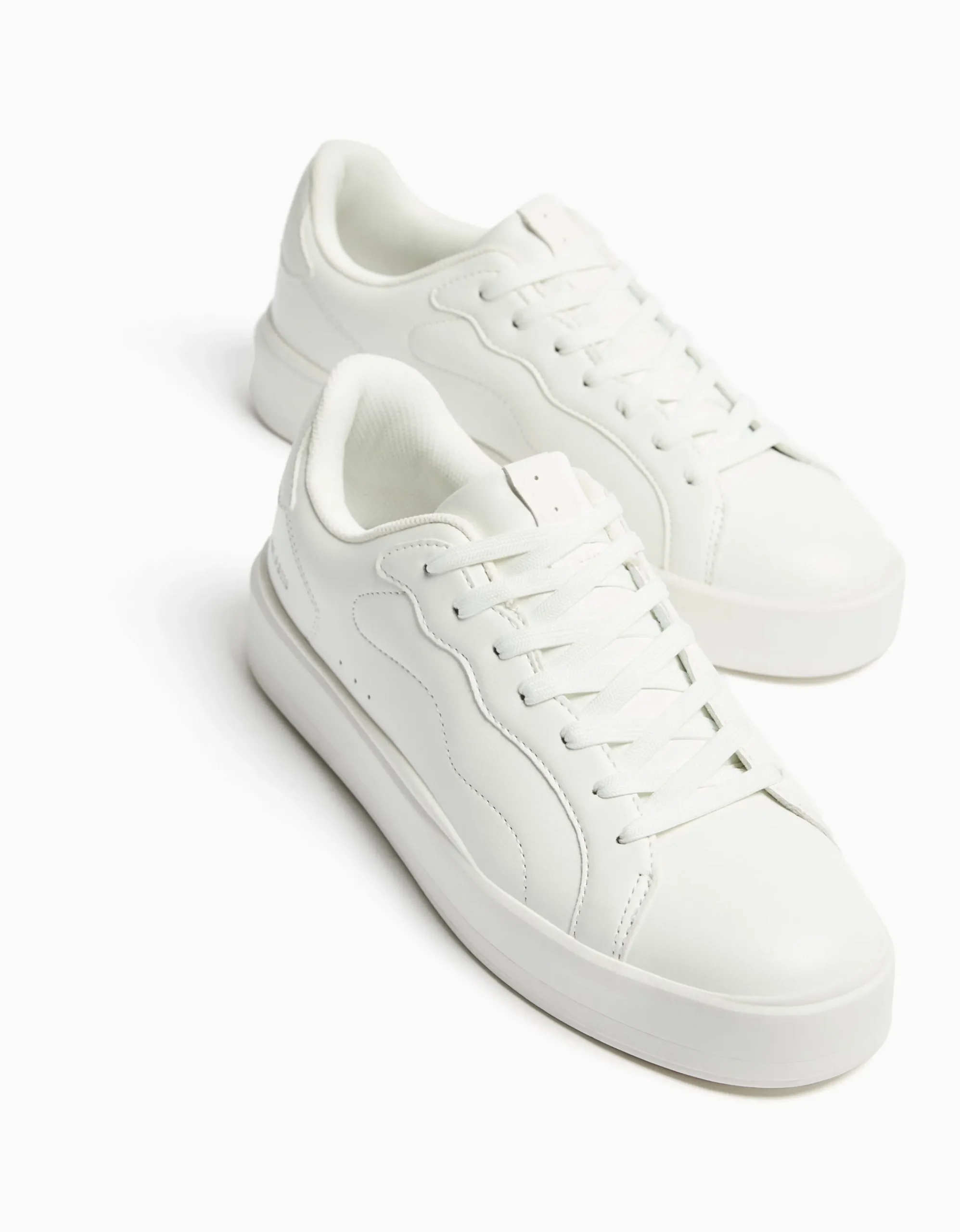 BERSHKA Zapatillas monocolor hombre. Blanco Flash Sale
