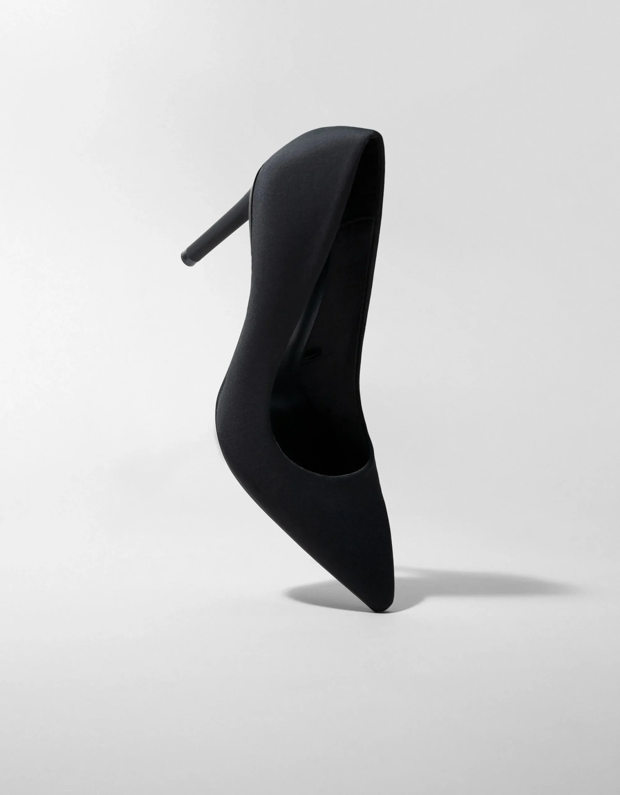 BERSHKA Zapato tacón alto Negro Hot