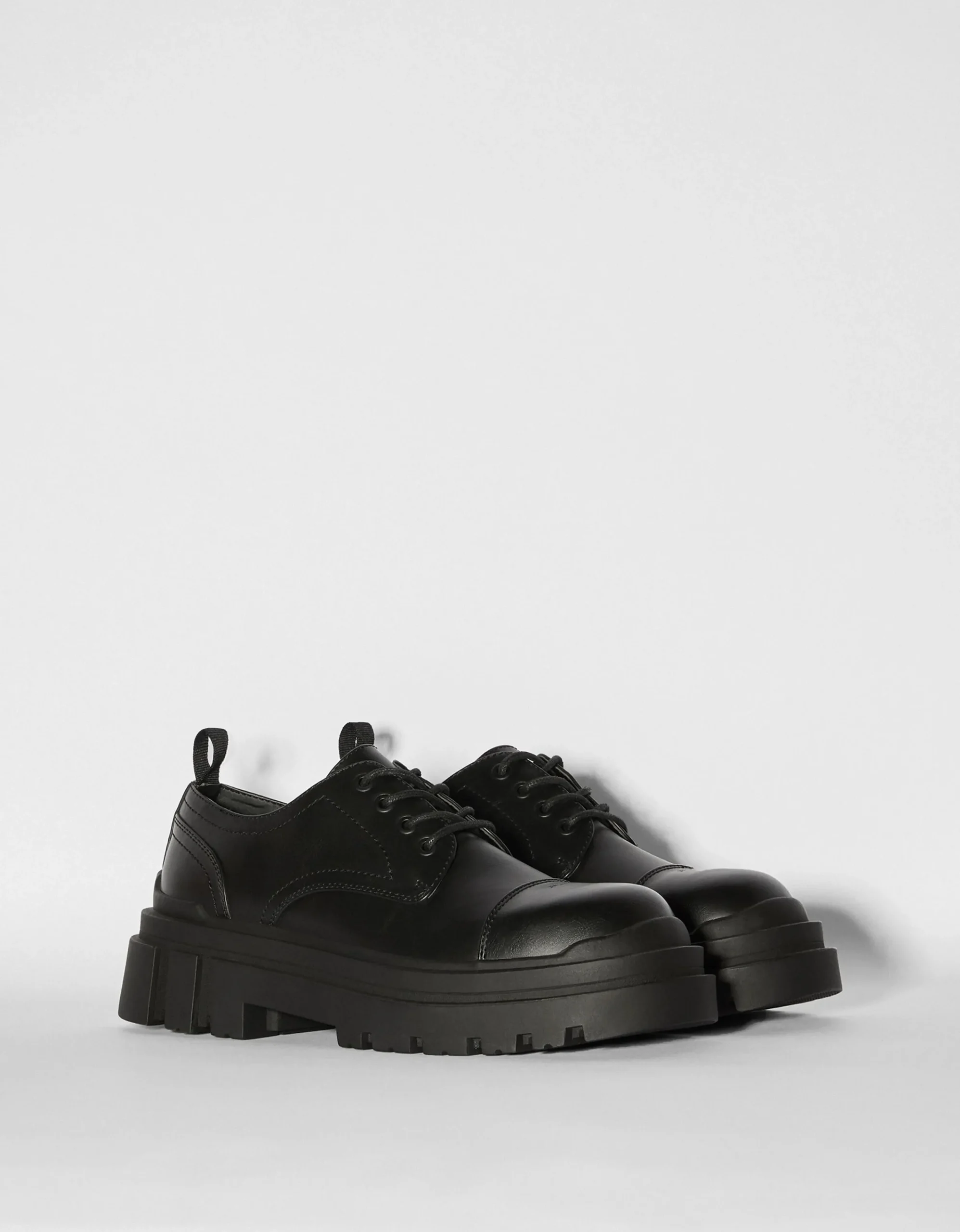 BERSHKA Zapato vestir suela track hombre Negro New