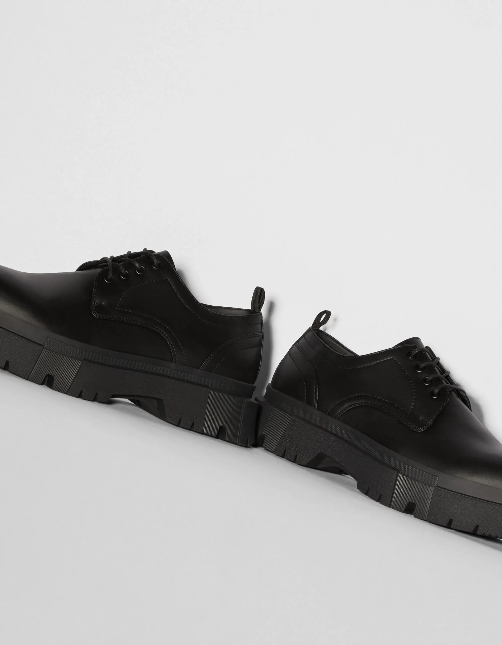 BERSHKA Zapato vestir suela track hombre Negro Best